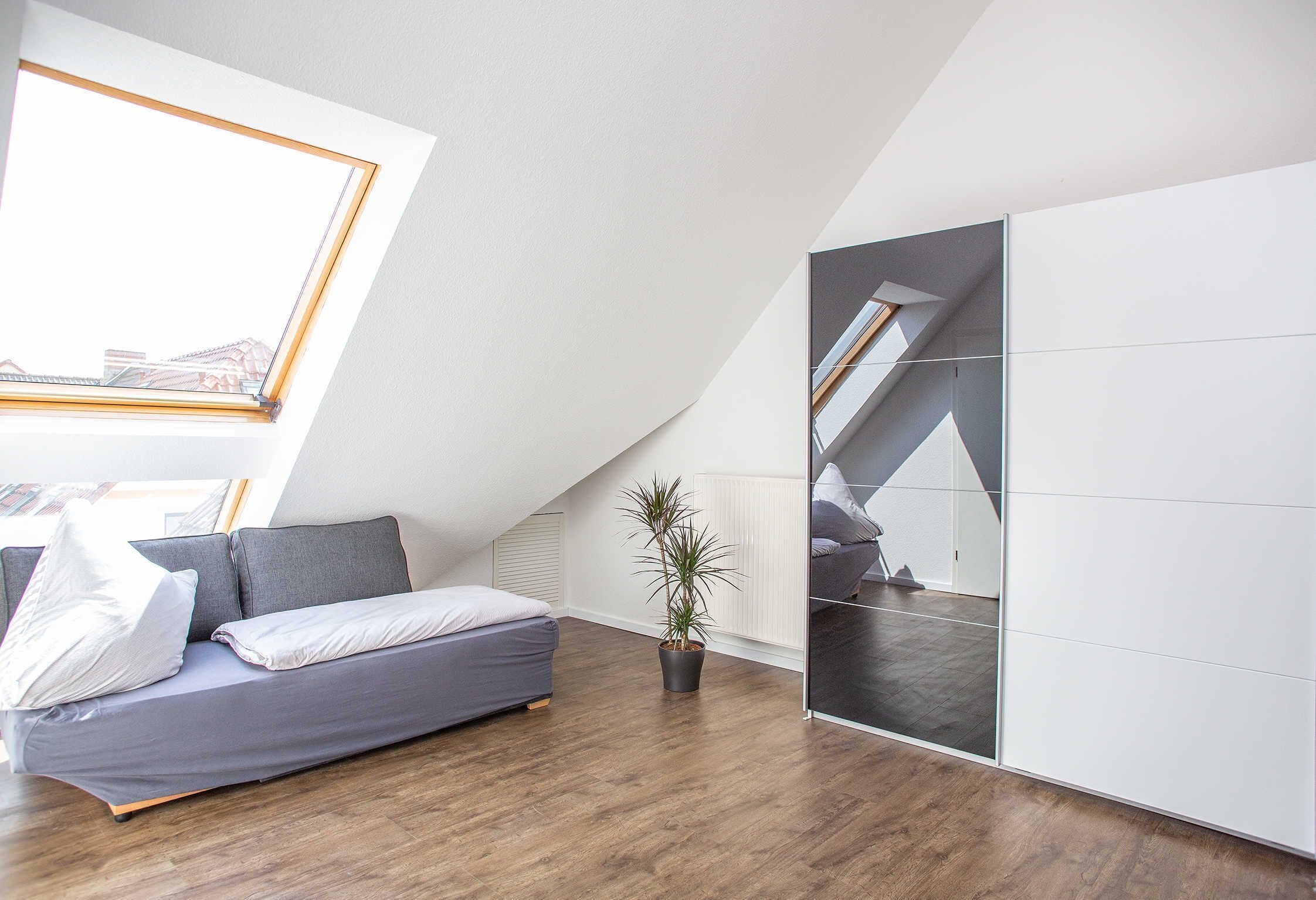 2 chambres, coffres-forts dans les chambres, fer et planche à repasser