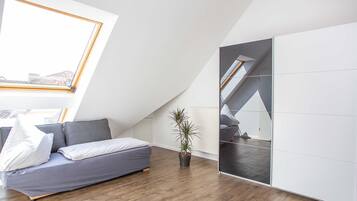 2 Schlafzimmer, Zimmersafe, Bügeleisen/Bügelbrett, Reisekinderbett