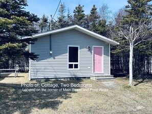 Cottage, 2 Bedrooms, Non Smoking, Kitchen | Free WiFi, bed sheets - Stay in Gros Morne (Rocky Harbour)