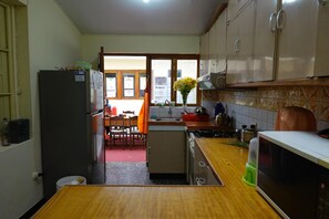 大型雪櫃/冰箱、微波爐、爐具、電飯煲