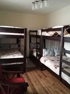 熨斗/熨衫板、免費 Wi-Fi、床單