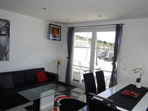 Interior - Holiday apartment on the seafront with shared pool (Primošten)