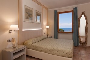 Deluxe Triple Room, Balcony, Sea View