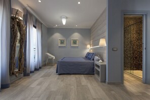 Deluxe Studio Suite, Annex Building (300 meters from main building) | Desk, free WiFi, bed sheets - Boutique Hotel Ilio (Marciana)