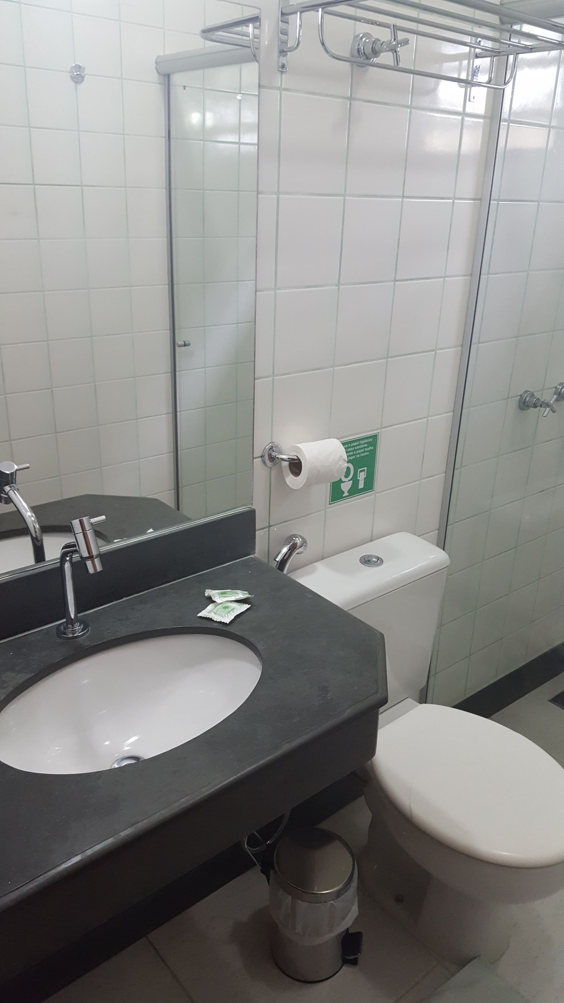 standard room, non smoking | bathroom | shower, free toiletries, hair dryer, towels