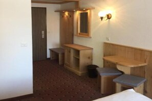 Soundproofing - City Hotel Haupthaus and Nebenhaus (Taesch)