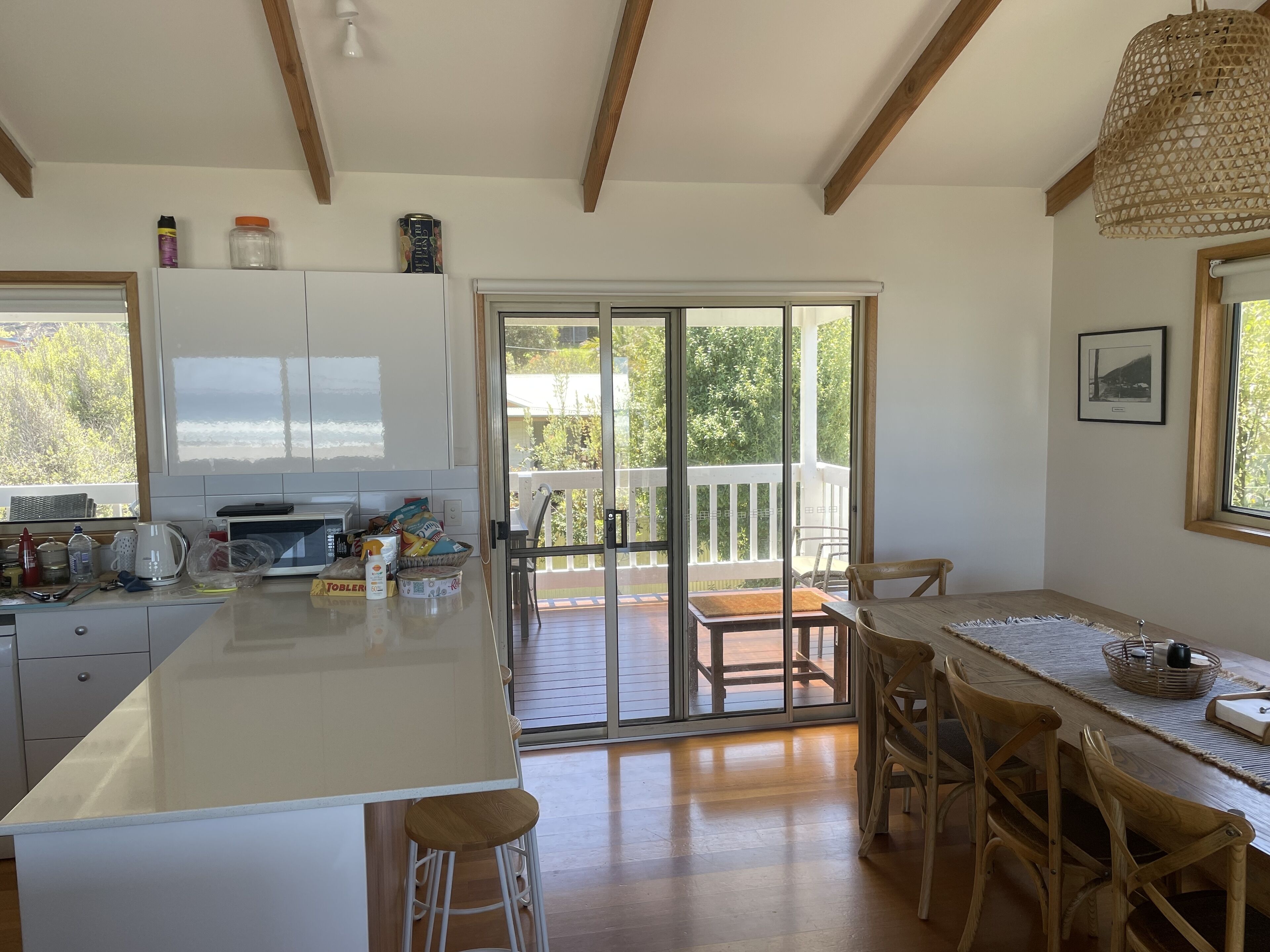 Hillington Ocean Views - a minute walk to the BEACH!!