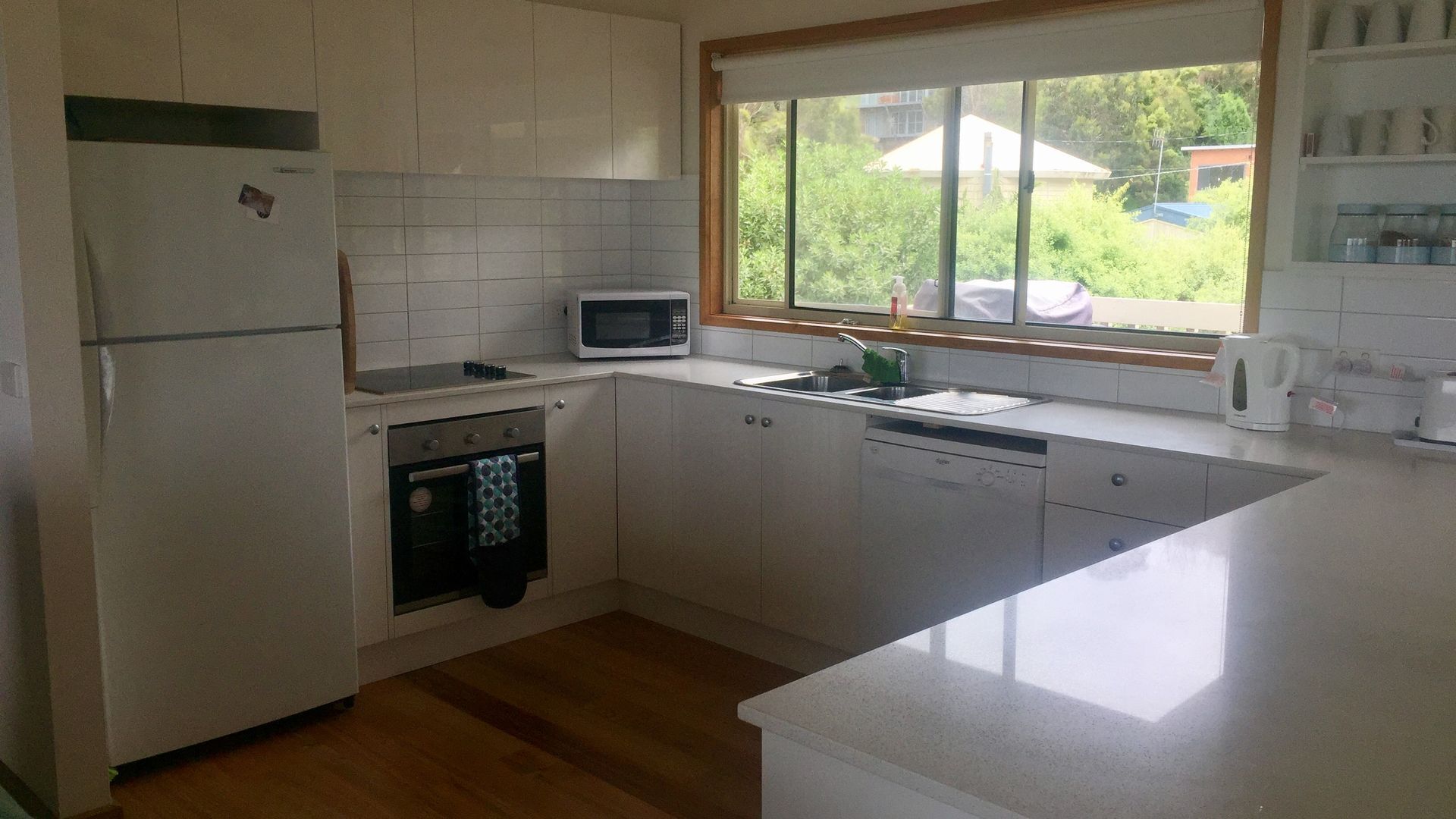 Hillington Ocean Views - a minute walk to the BEACH!!