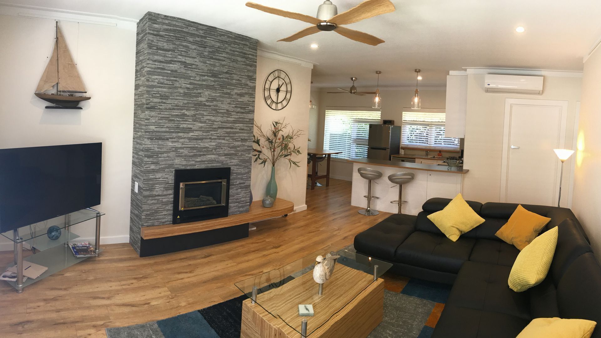 Perfect unit for a getaway, modern, spacious, suit up to 2 couples