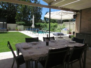 Outdoor dining