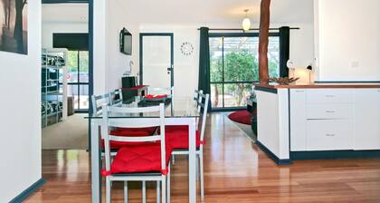 Sea Devine ~ Port Willunga - Charming, Comfy and Close to Port Willunga Beach | Pets Negotiable