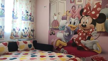 3 bedrooms, in-room safe, desk, soundproofing