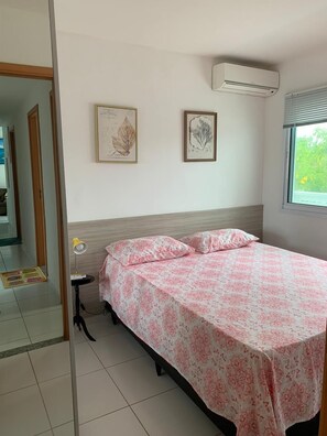 3 chambres, fer et planche à repasser, Wi-Fi, draps fournis