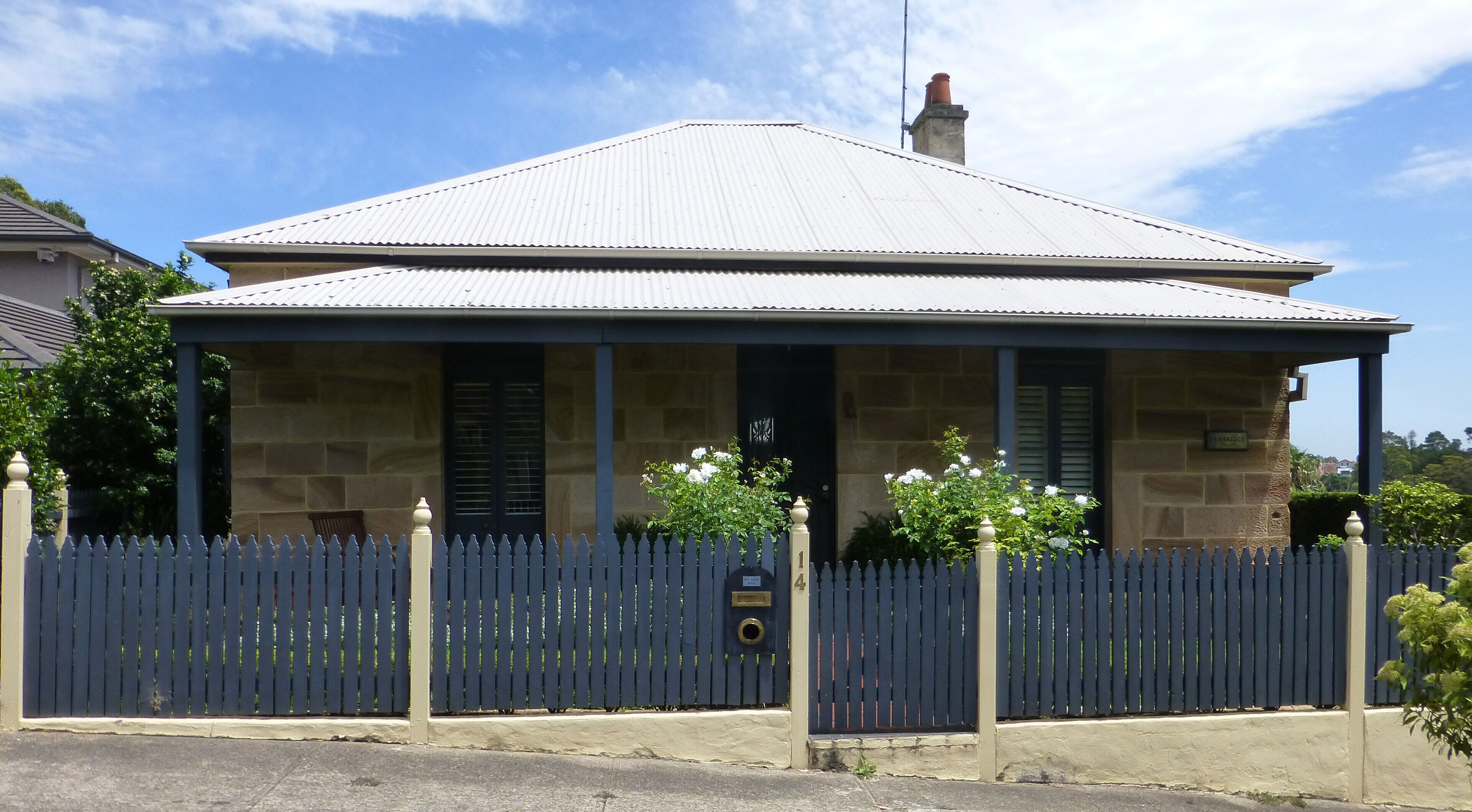 Private Studio below Stunning Heritage Cottage with own entrance — image 15