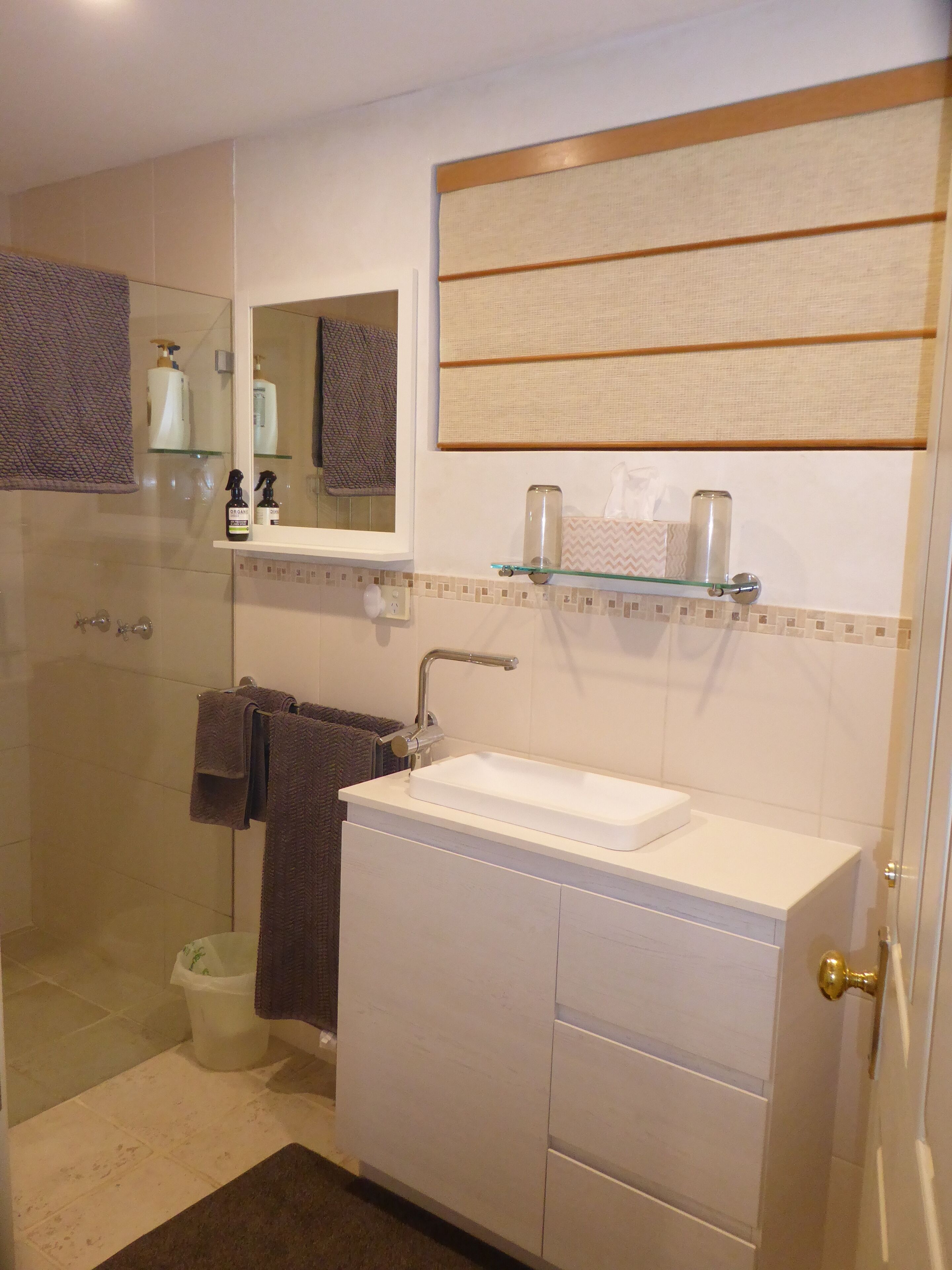 Private Studio below Stunning Heritage Cottage with own entrance — image 10