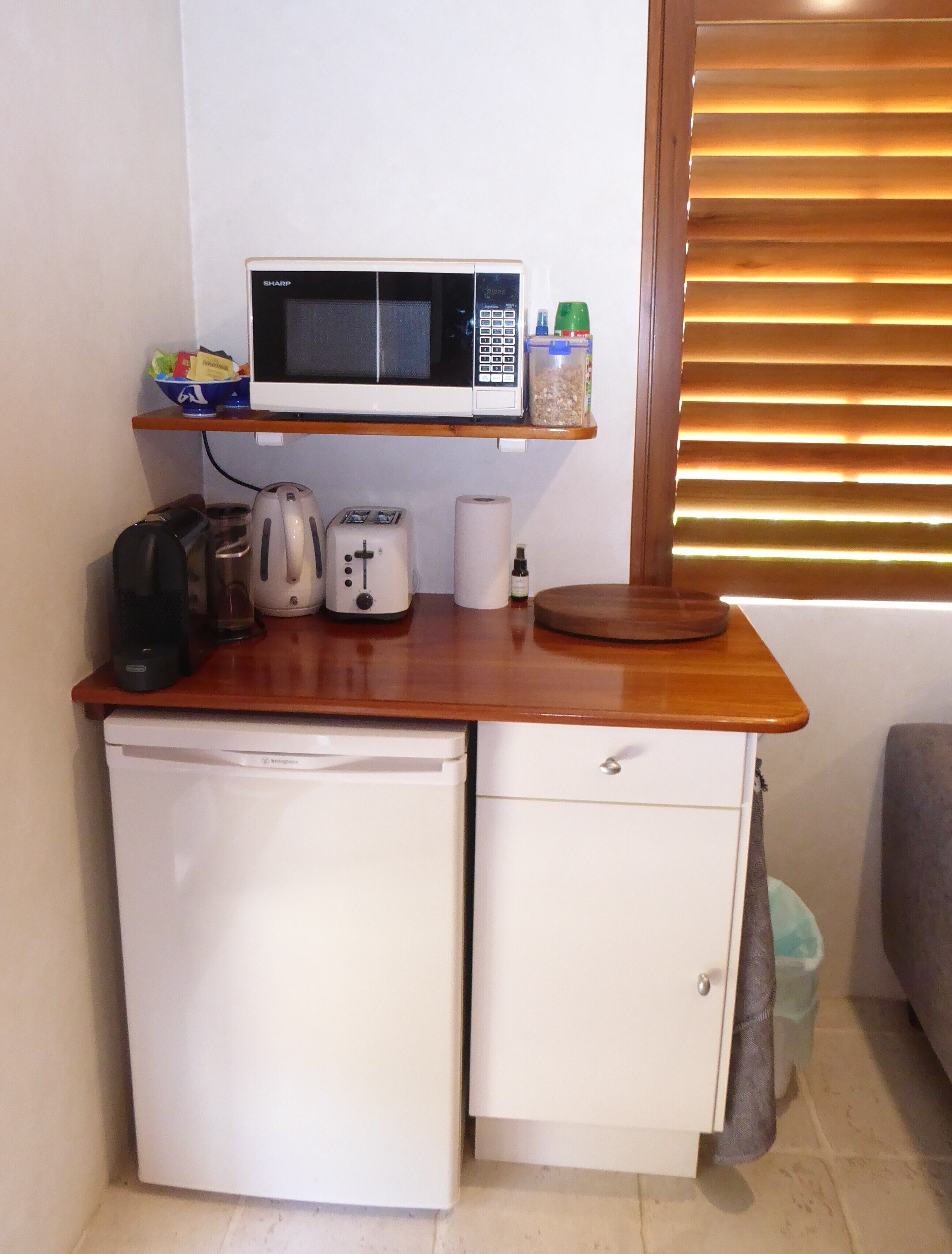 Private Studio below Stunning Heritage Cottage with own entrance — image 14