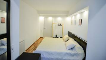 1 bedroom, iron/ironing board, free WiFi, bed sheets