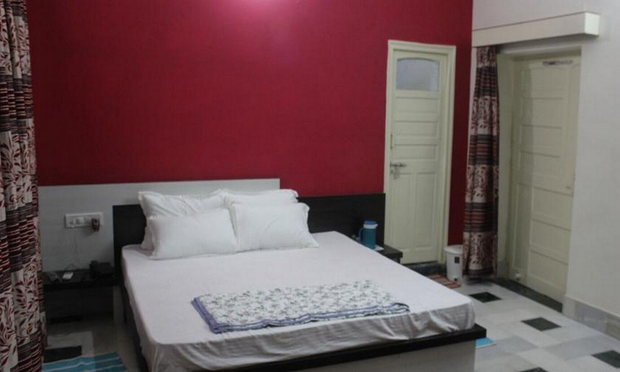 Private Room near Bohra Ganesh Temple