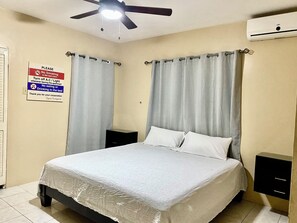 2 makuuhuonetta, silitysrauta/-lauta, vauvan matkasänky, ilmainen Wi-Fi