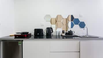 Mini-fridge, toaster