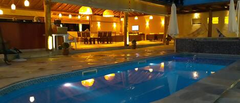 Outdoor pool, a heated pool