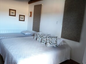 4 quartos, ferros/tábuas de passar roupa, Wi-Fi de cortesia