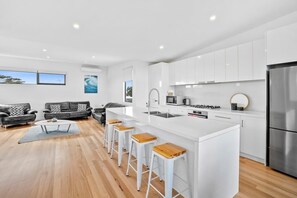 Fridge, microwave, oven, stovetop - Seaside Style - Modern Coastal Retreat with Ocean Views (Torquay)