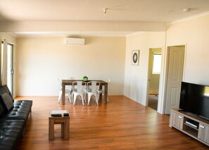 TV - High View Accommodations # 3 (Freemans Reach)