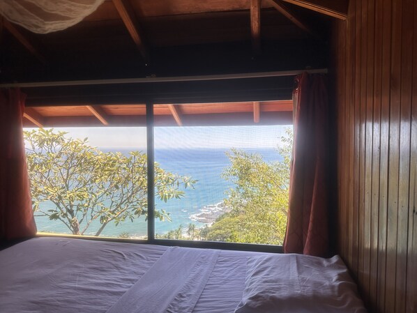 In-room safe, WiFi, bed sheets