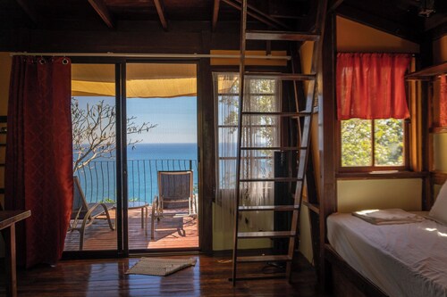 Montezuma Heights, Colibri Cabin Xtreme Ocean view tree house style. Sleeps 3