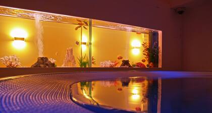 Kyklades Resort DPSBF04 -Colorful One Bed Apartment- WIFI-Communal Pool-Gym-Spa