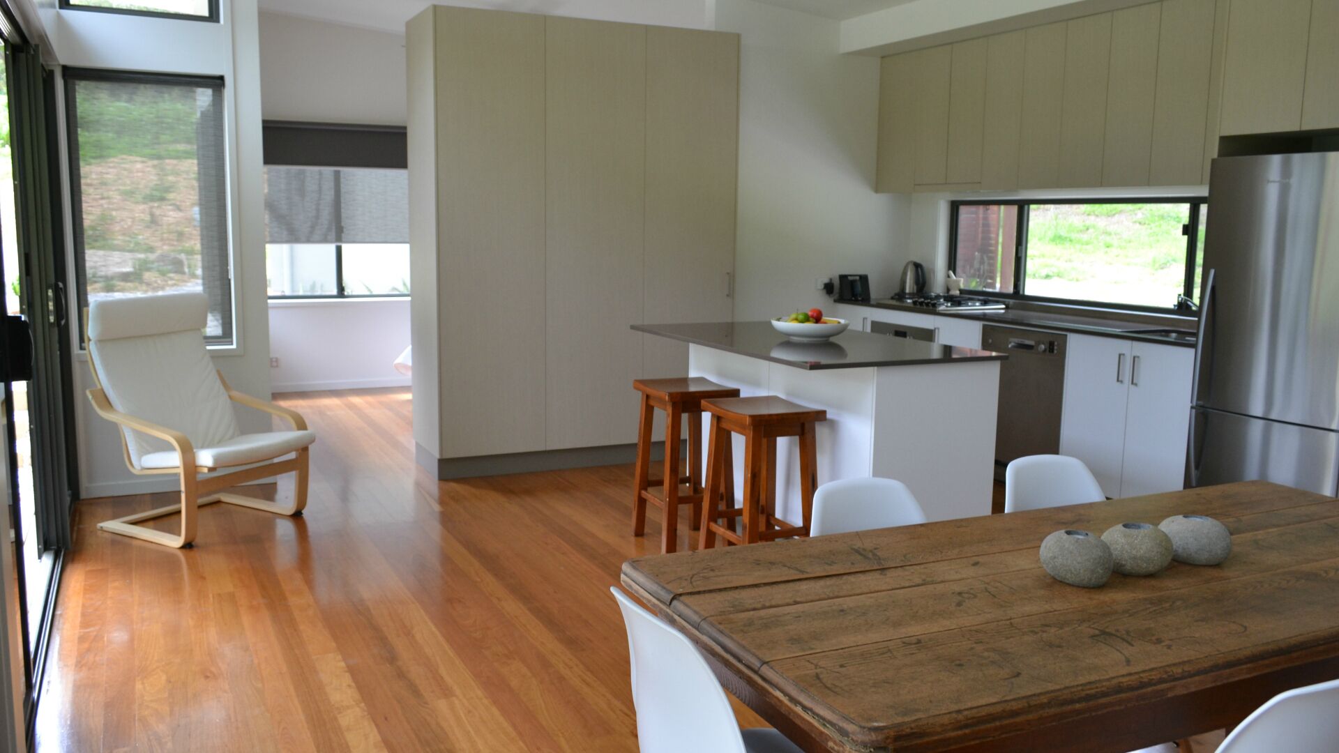 Escape the world, relax and unwind at The Lily Pad at Byron. Ideal for couples.