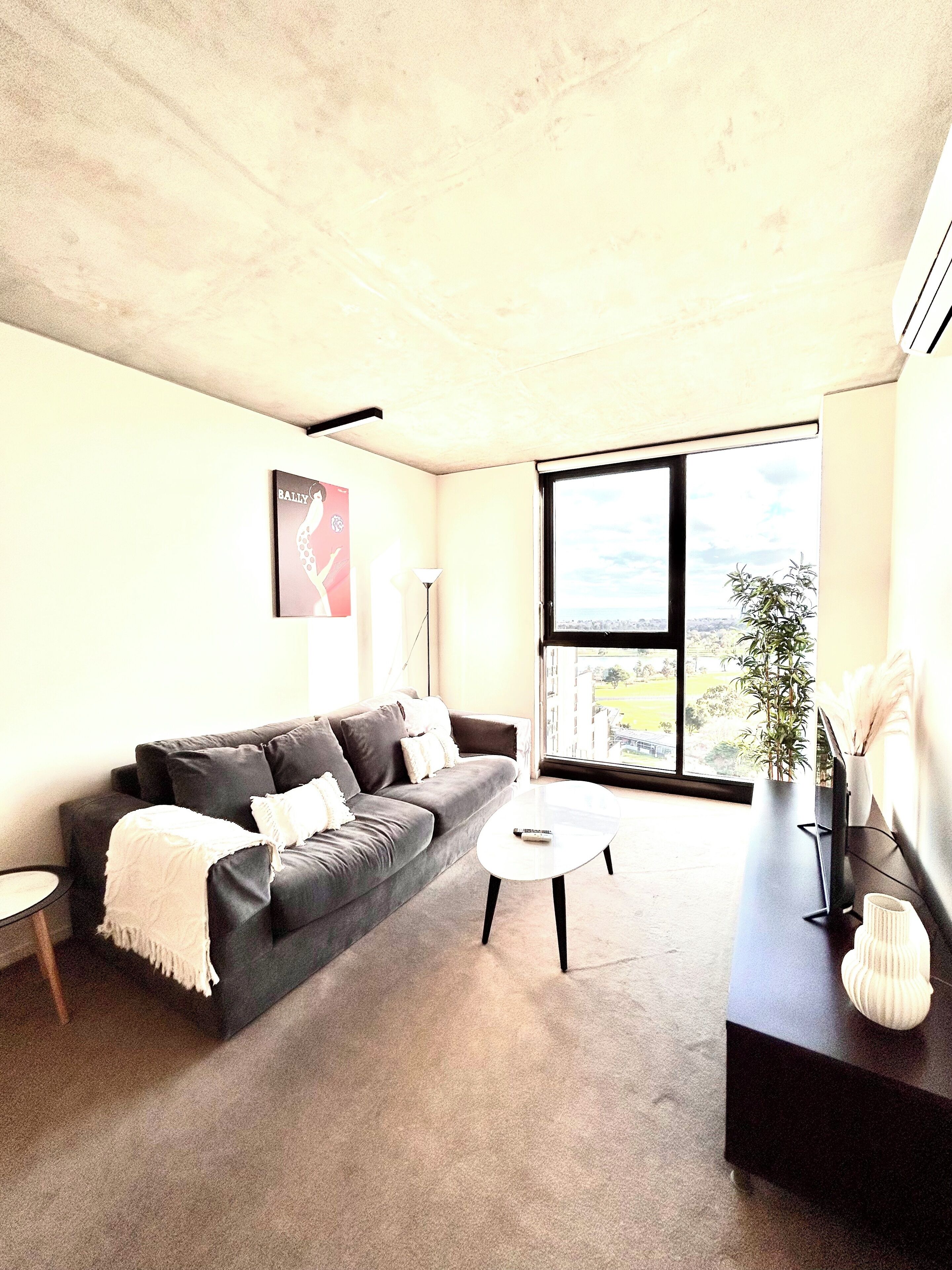 "Rhapsody" - Pearl Apartments