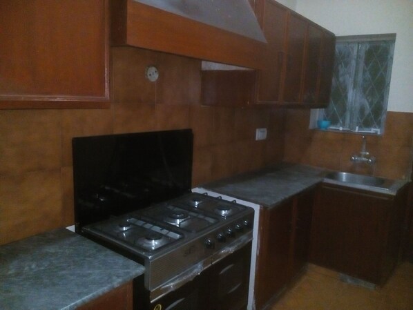 Private kitchen - Exectuive self sufficient house (Lahore)