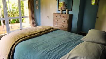 1 bedroom, desk, iron/ironing board, free WiFi