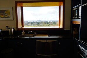 Refrigerador, microondas, horno, lavavajillas