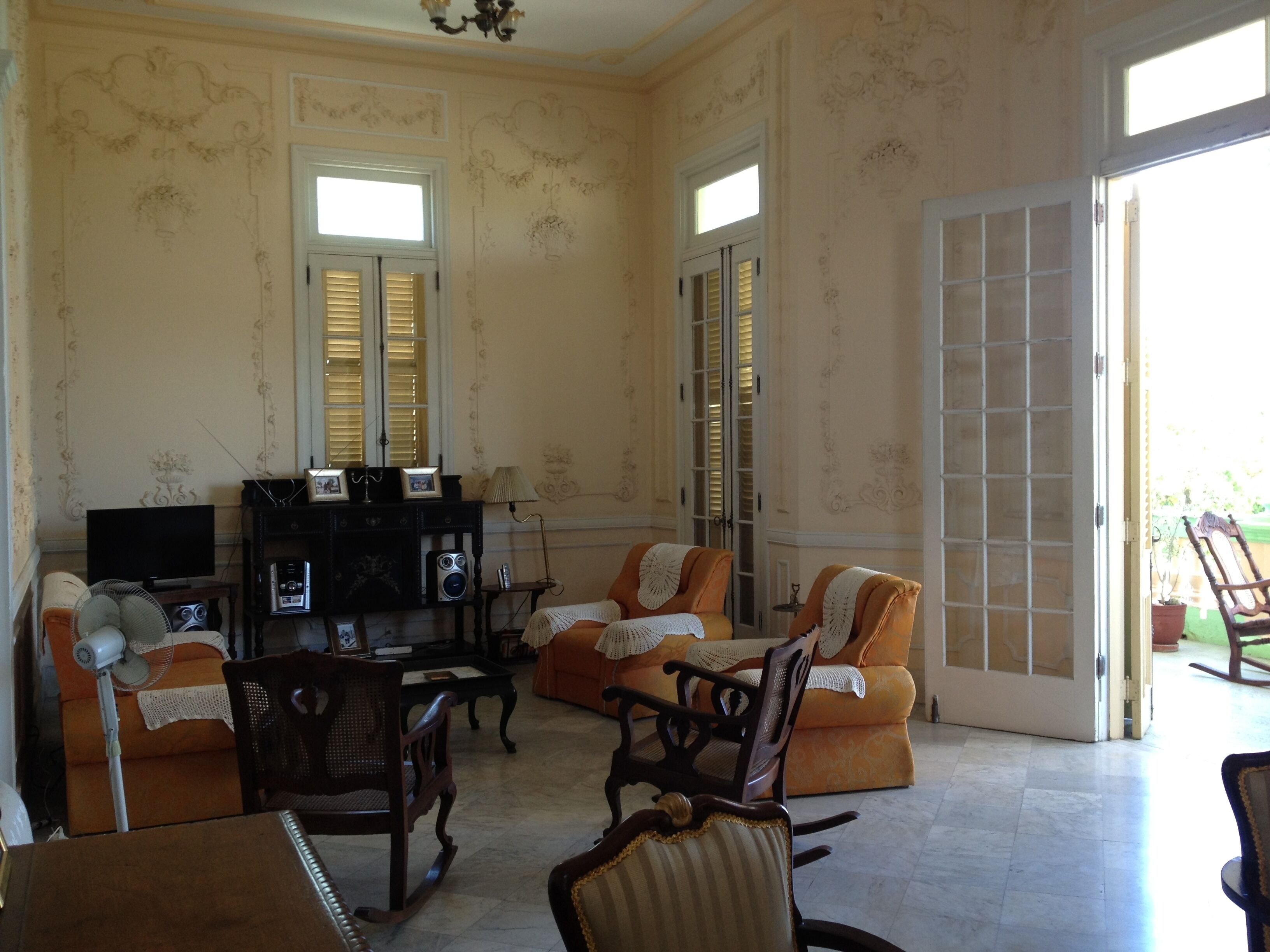 A Comfortable Stay In A Beautiful Colonial House