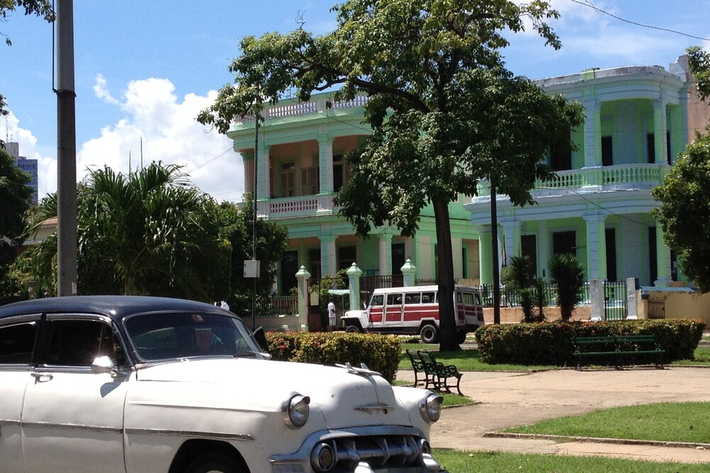 A Comfortable Stay In A Beautiful Colonial House