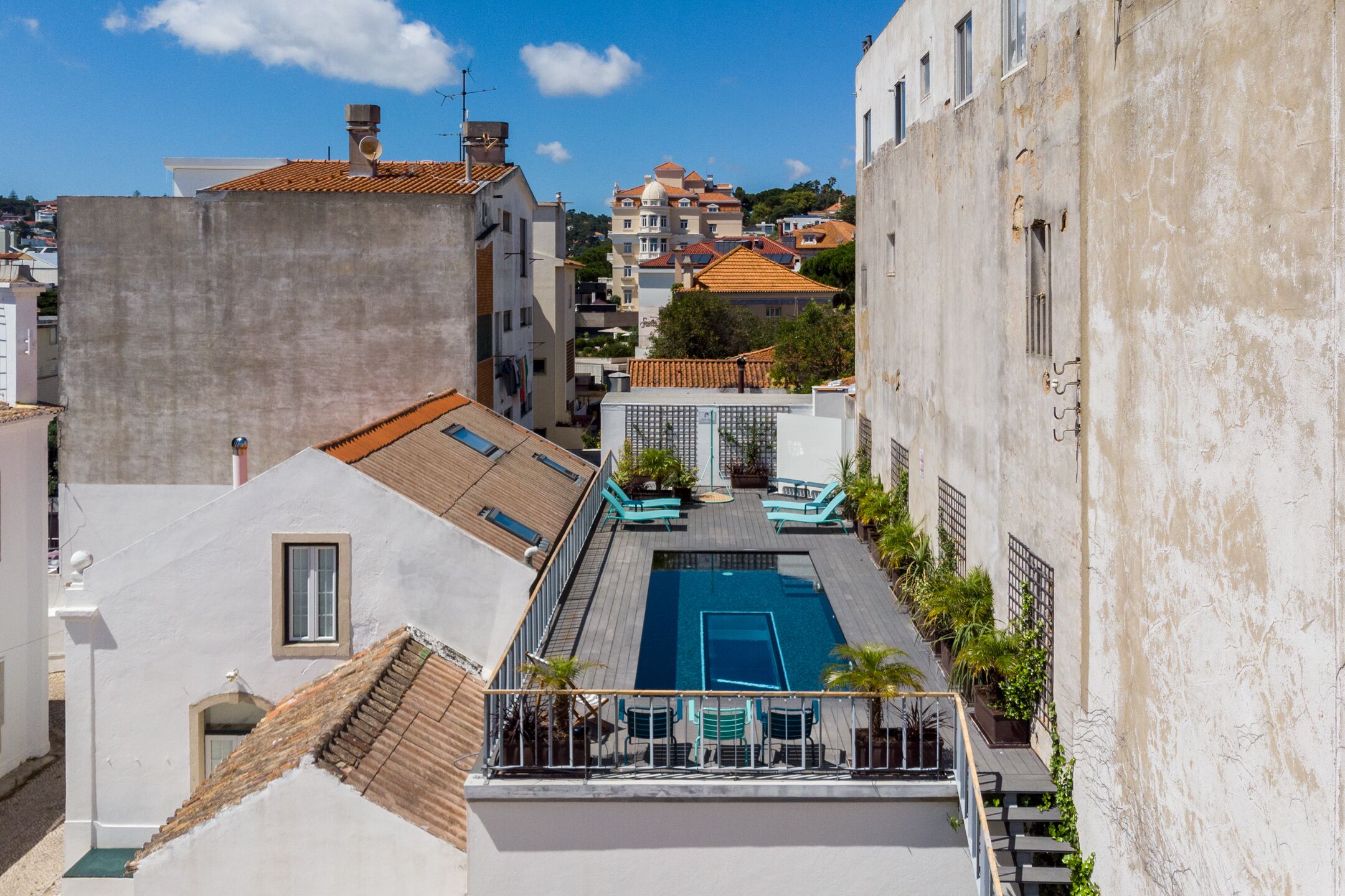 Chalet Estoril | MID TERM LEASE 40% OFF