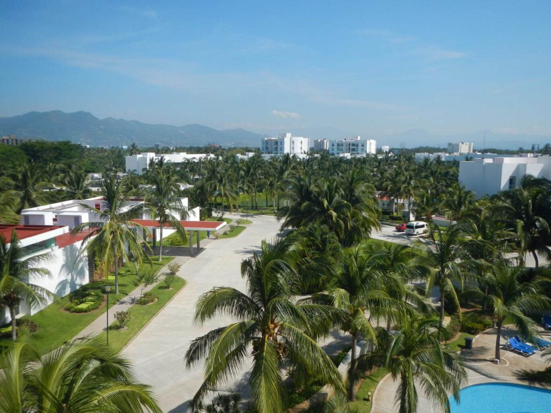 Cheap, safe and Chic  Mayan palace Condo