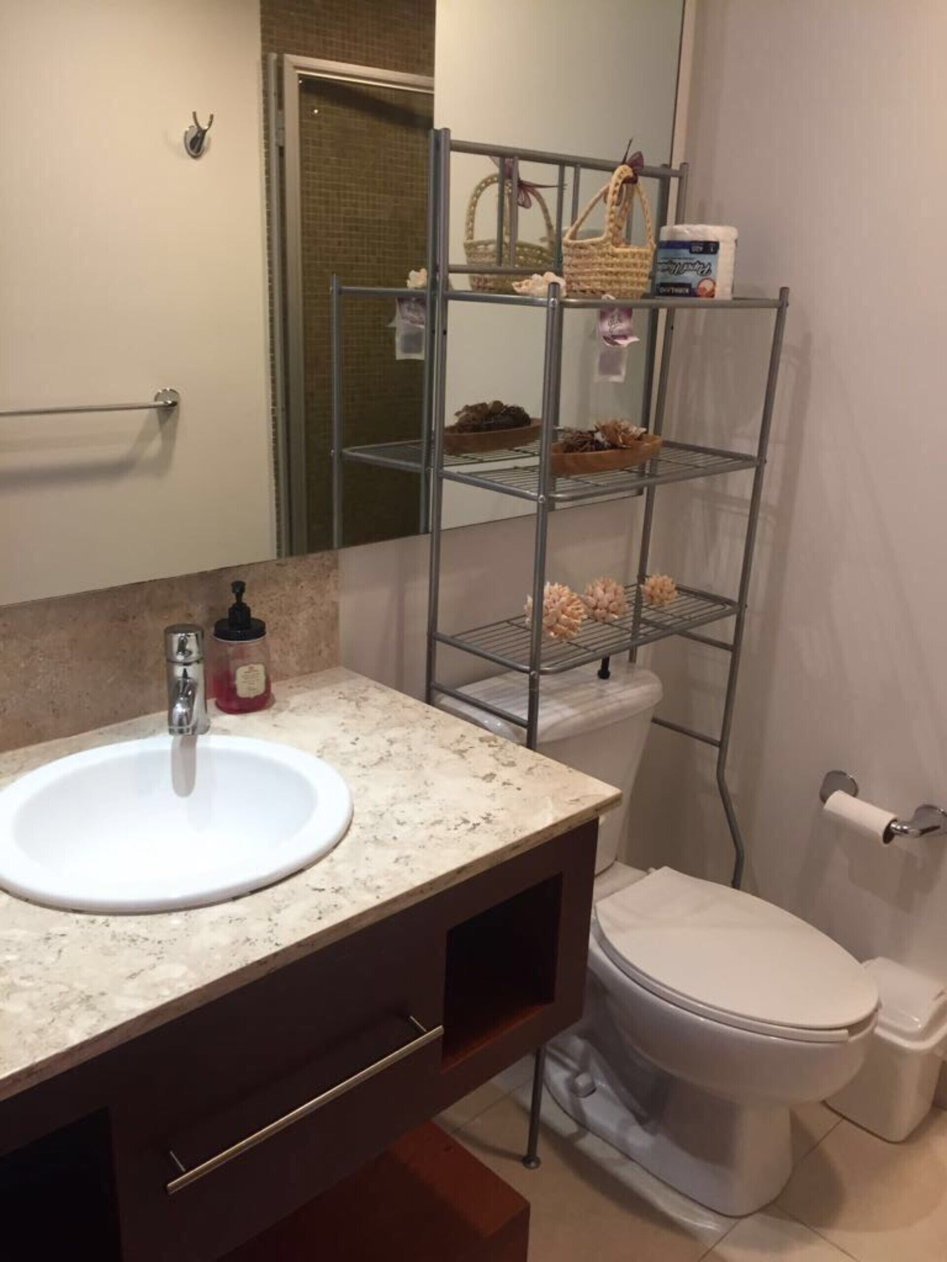 Cheap, safe and Chic  Mayan palace Condo