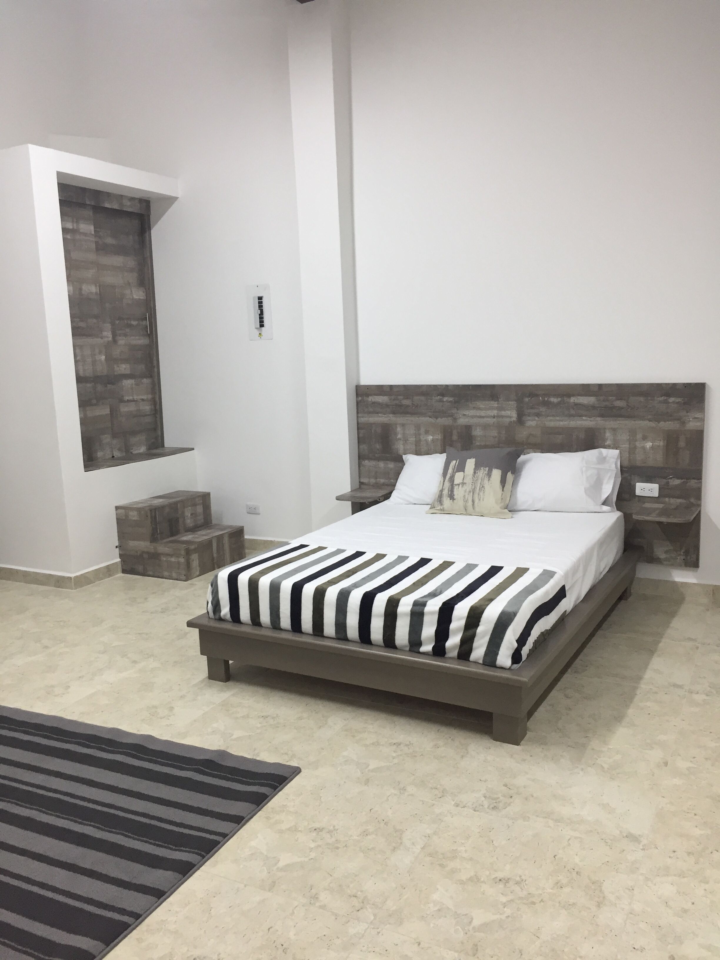 Apartment Suite 30-28 Gray