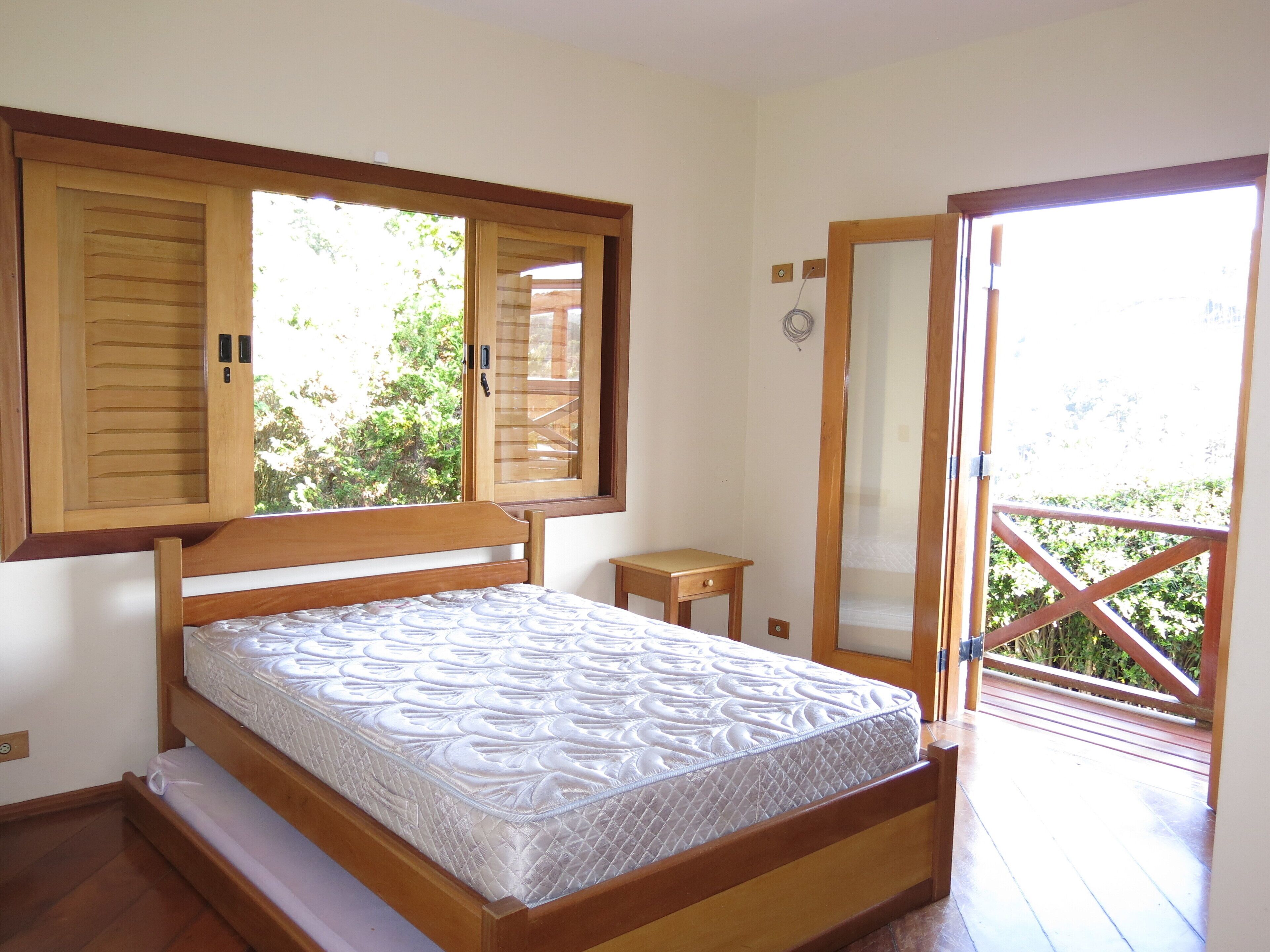 BEAUTIFUL HOME IN CONDOMINIUM CLOSED WITH SECURITY IN JORDAN FIELDS- 8KM CENTRO