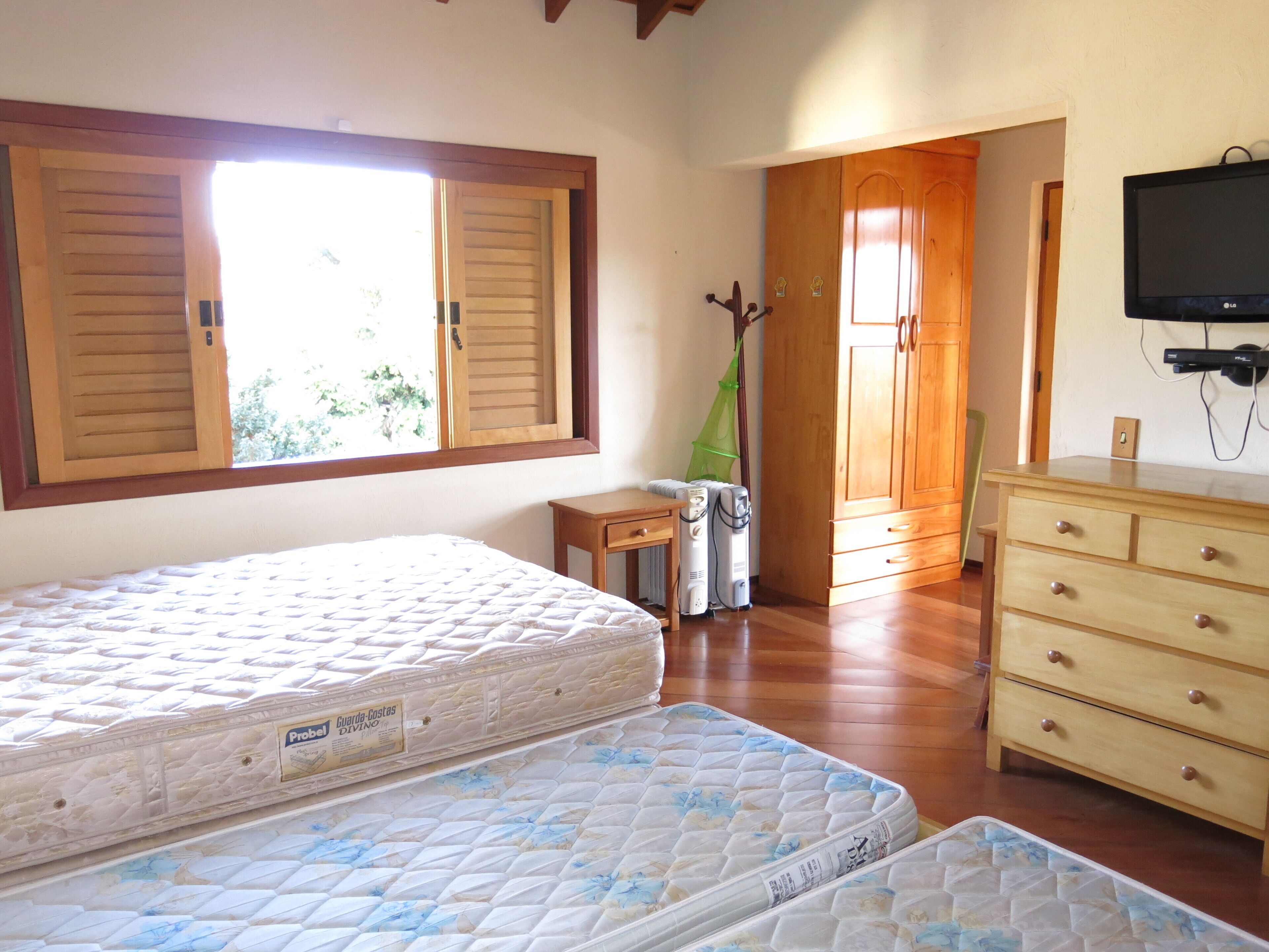 BEAUTIFUL HOME IN CONDOMINIUM CLOSED WITH SECURITY IN JORDAN FIELDS- 8KM CENTRO