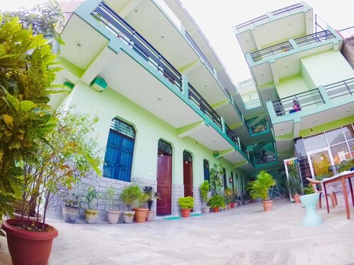 Yoga Villa - EINE NEUE YOGA HUB