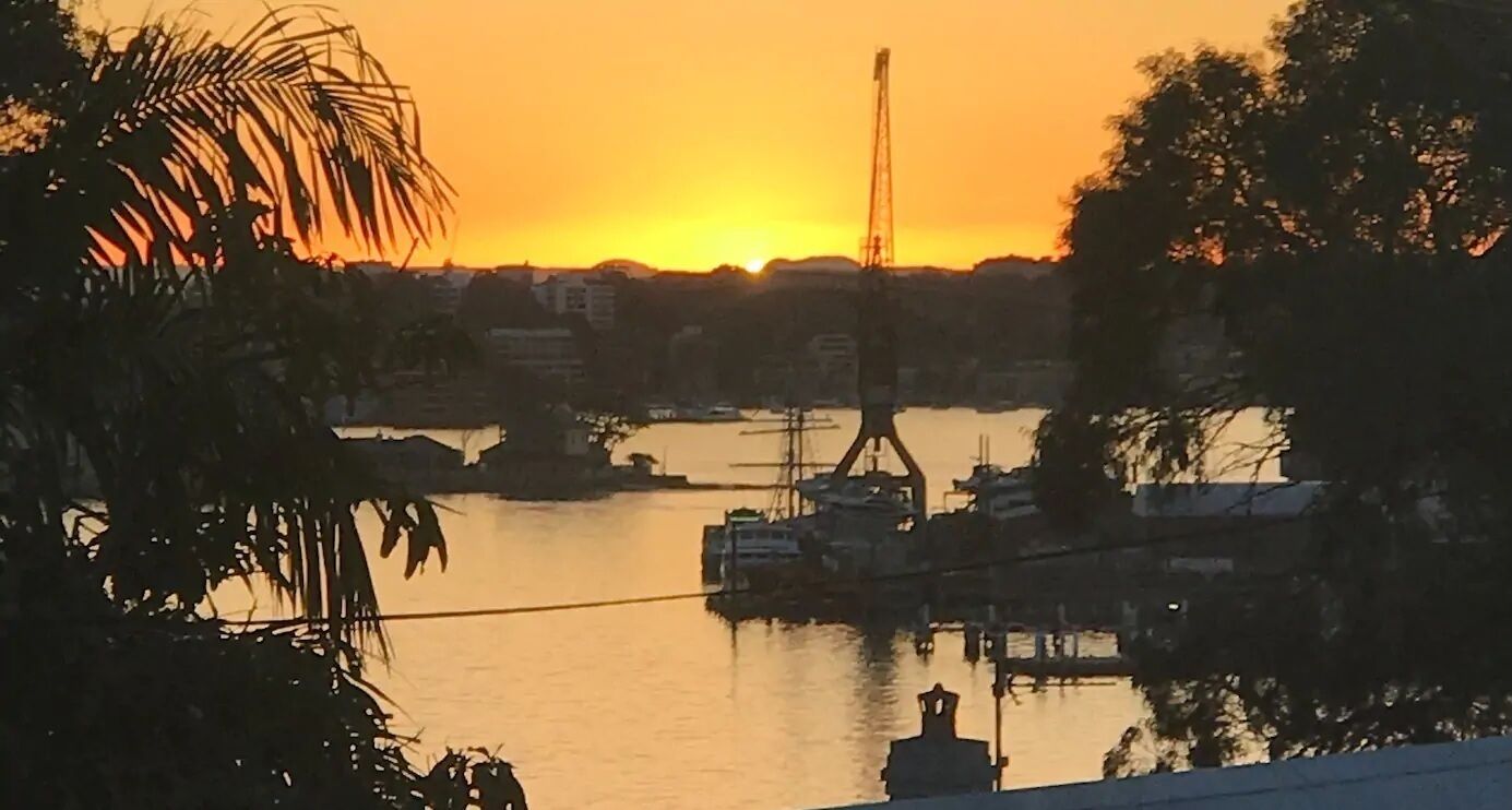 The Architect's Abode - premium, spacious, light-filled, harbour views