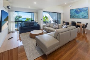 Living area - Pinnacle 2, Seaview Apartment on Hamilton Island (Hamilton Island)