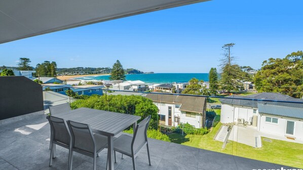 Outdoor dining - The Rockpool 3 - Great Position (AVOCA BEACH)