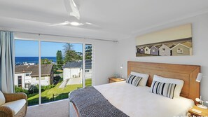 5 bedrooms, iron/ironing board, Internet - The Rockpool 3 - Great Position (AVOCA BEACH)