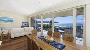 Living area - The Rockpool 3 - Great Position (AVOCA BEACH)